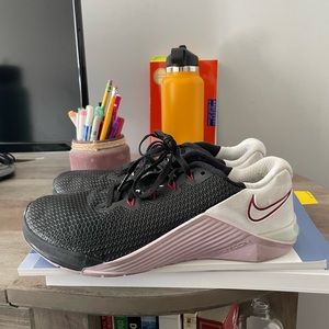 Nike Metcons 7 - Size 9